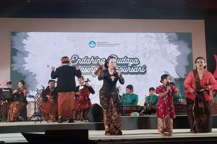 penampilan pertunjukan campursari dari soimah